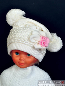 Girl beanie with pom poms