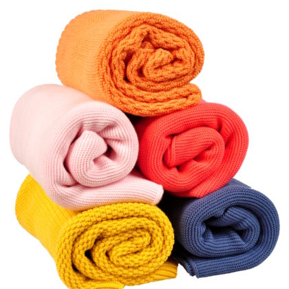 Knitted blankets made of cotton, bamboo and merino wool